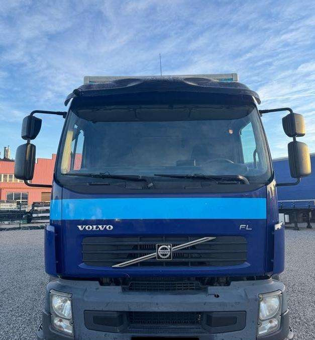 Volvo FL 240 - Lastebil med kjøl: bilde 2 Volvo FL 240 - Lastebil med kjøl: bilde 2