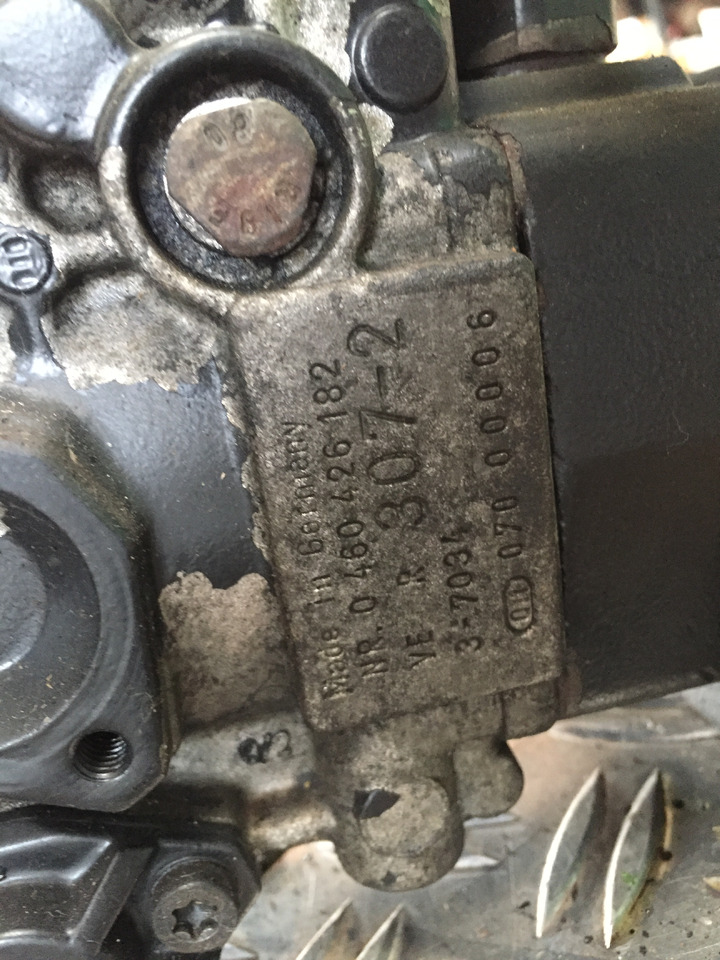 ---Gebrauchte Einspritzpumpe MAN 272, Typ D 0826 LF, Artikel - Nr. : 81.99999 - 9999 - Drivstoffpumpe for Lastebil: bilde 2 ---Gebrauchte Einspritzpumpe MAN 272, Typ D 0826 LF, Artikel - Nr. : 81.99999 - 9999 - Drivstoffpumpe for Lastebil: bilde 2