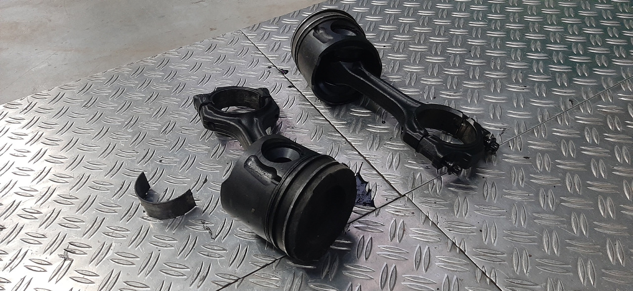 Gebrauchte Motorkolben vom MAN TGL 8.180, Typ D0834 LF 51, Artikel - Nr. : 81.99999 - 9999 - Stempel/ Ringer/ Naver for Lastebil: bilde 4 Gebrauchte Motorkolben vom MAN TGL 8.180, Typ D0834 LF 51, Artikel - Nr. : 81.99999 - 9999 - Stempel/ Ringer/ Naver for Lastebil: bilde 4