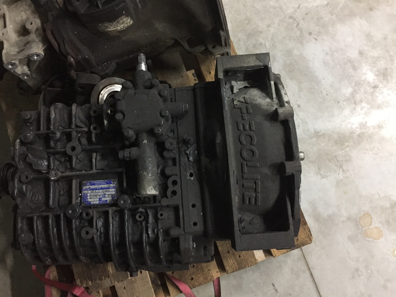 Gebrauchtes Getriebe MAN TGL 8.180, Typ : S6 - 850 TO LL, Artikel - Nr. : 81.32004 - 6139 - Girkasse for Lastebil: bilde 2 Gebrauchtes Getriebe MAN TGL 8.180, Typ : S6 - 850 TO LL, Artikel - Nr. : 81.32004 - 6139 - Girkasse for Lastebil: bilde 2