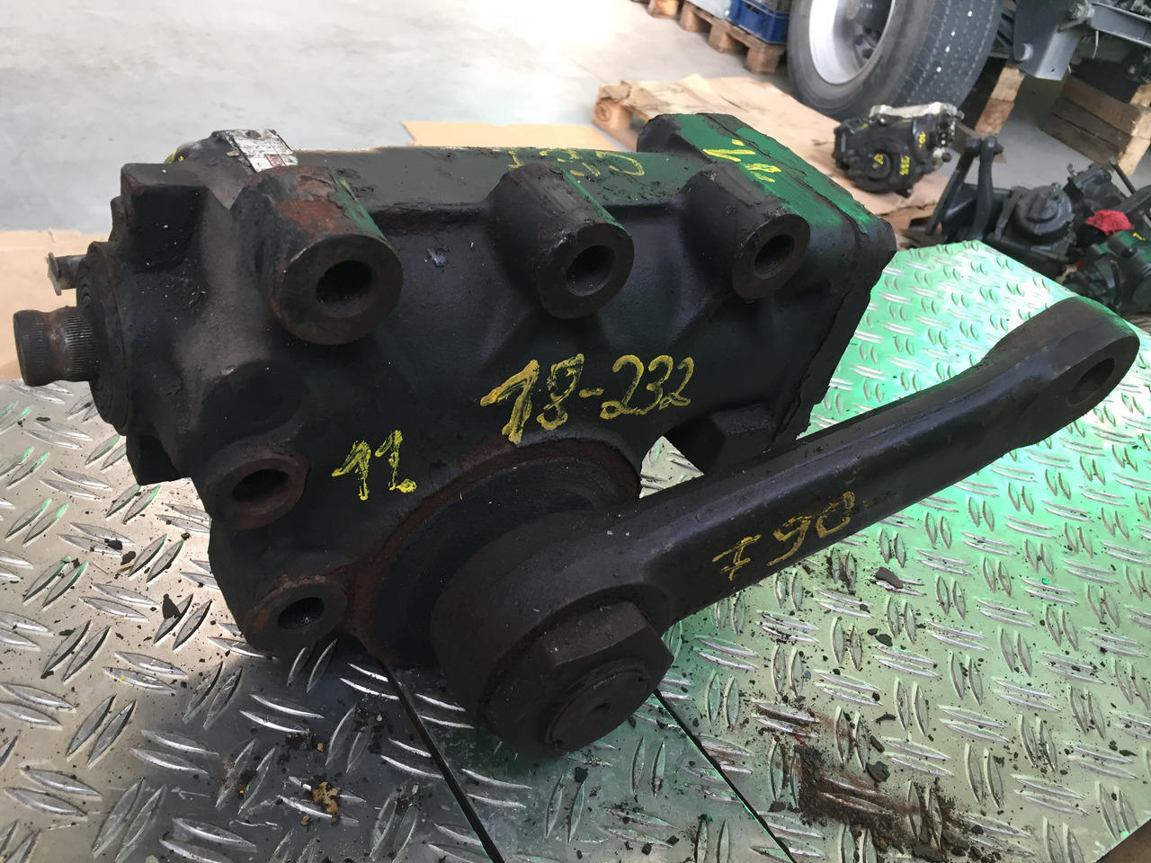 Gebrauchtes Lenkgetriebe MAN F 90, 18.232, Artikel - Nr.: 81.9999 - 9999 - Styresnekke for Lastebil: bilde 3 Gebrauchtes Lenkgetriebe MAN F 90, 18.232, Artikel - Nr.: 81.9999 - 9999 - Styresnekke for Lastebil: bilde 3