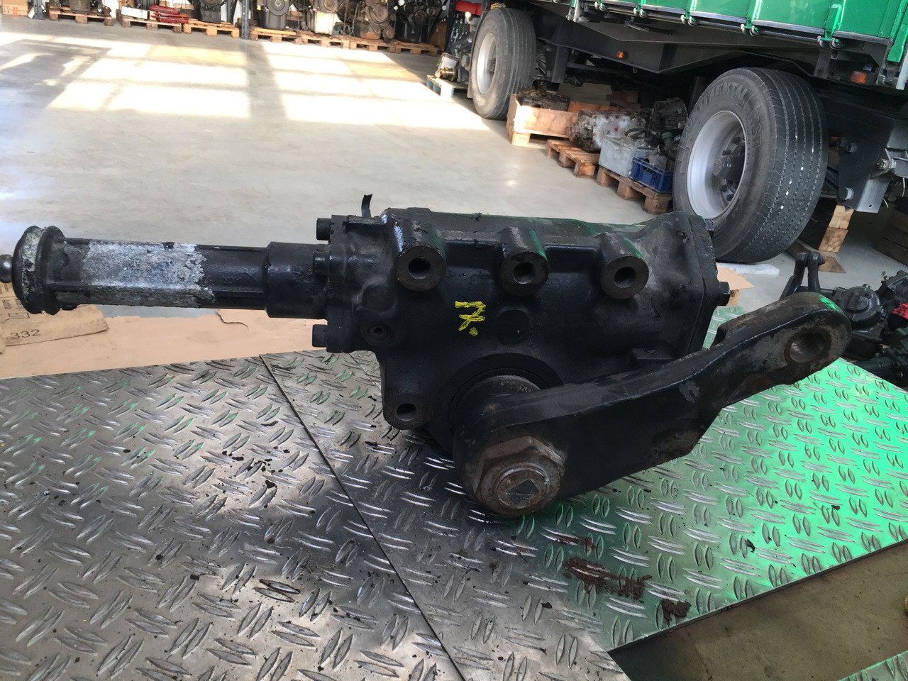 Gebrauchtes Lenkgetriebe MAN TGA 26.480, Artikel - Nr.: 81.46200-6425 - Styresnekke for Lastebil: bilde 2 Gebrauchtes Lenkgetriebe MAN TGA 26.480, Artikel - Nr.: 81.46200-6425 - Styresnekke for Lastebil: bilde 2