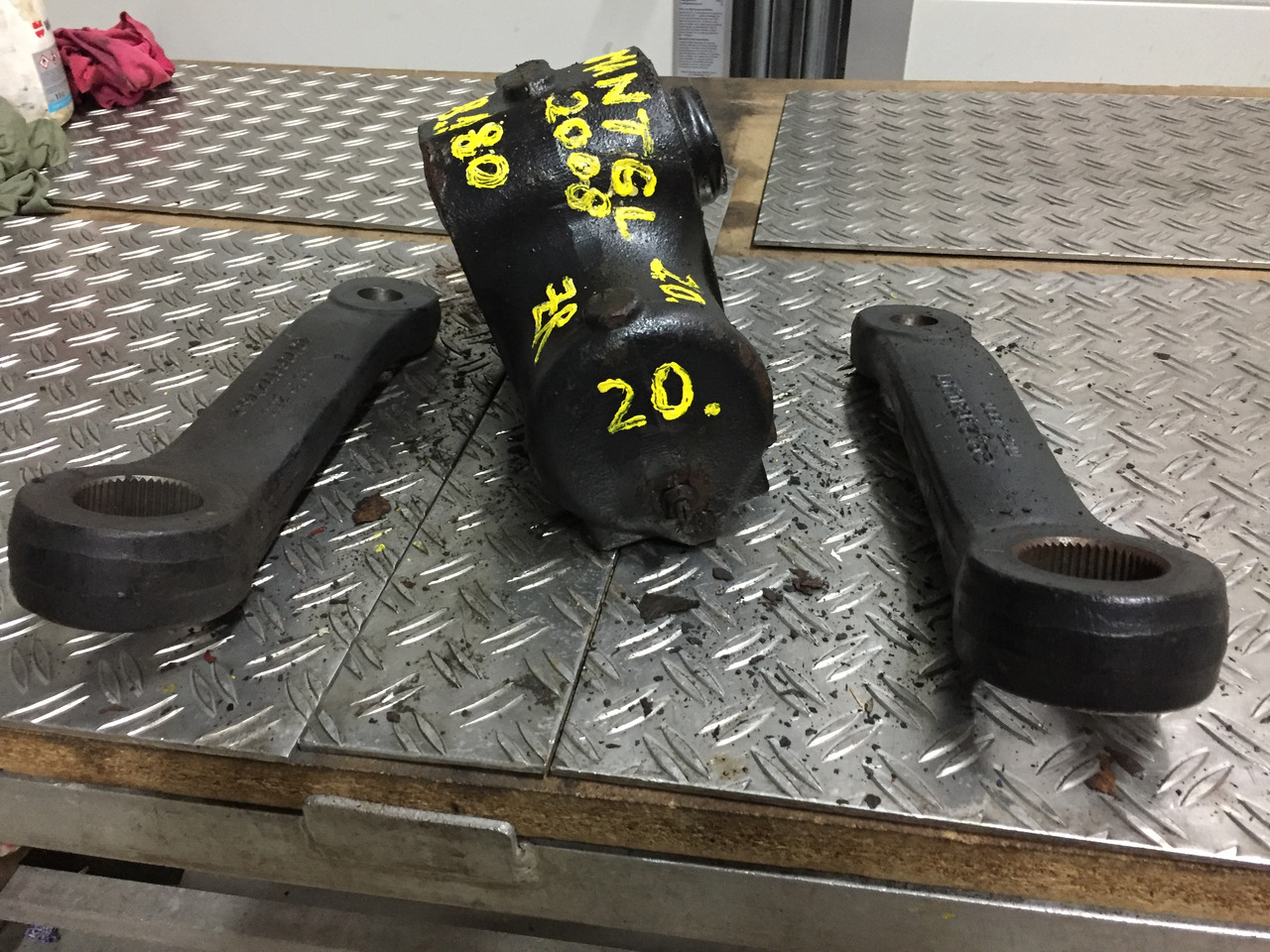 Gebrauchtes Lenkgetriebe MAN TGL, 8.180, Artikel - Nr.: 81.9999 - 9999 - Styresnekke for Lastebil: bilde 4 Gebrauchtes Lenkgetriebe MAN TGL, 8.180, Artikel - Nr.: 81.9999 - 9999 - Styresnekke for Lastebil: bilde 4