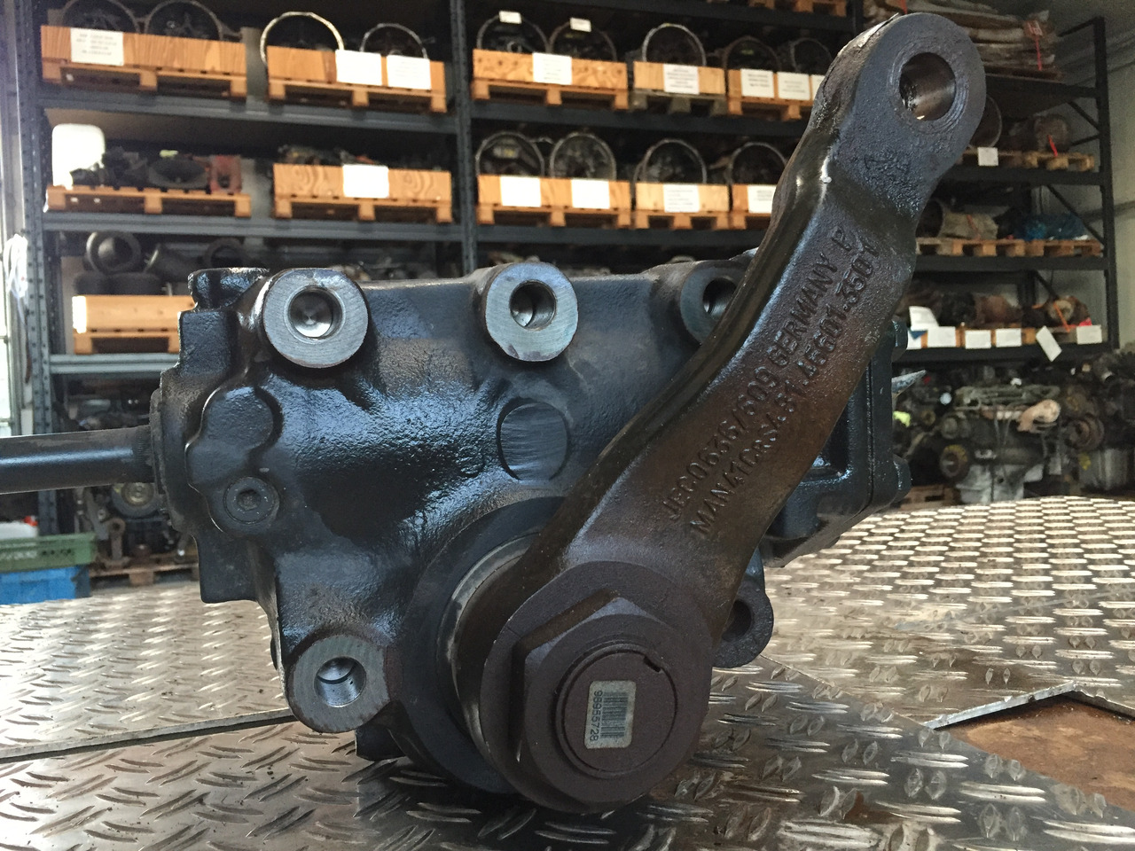 Gebrauchtes Lenkgetriebe, MAN TGM 15.280, Artikel - Nr. : 85.46200 - 6019 - Styresnekke for Lastebil: bilde 2 Gebrauchtes Lenkgetriebe, MAN TGM 15.280, Artikel - Nr. : 85.46200 - 6019 - Styresnekke for Lastebil: bilde 2