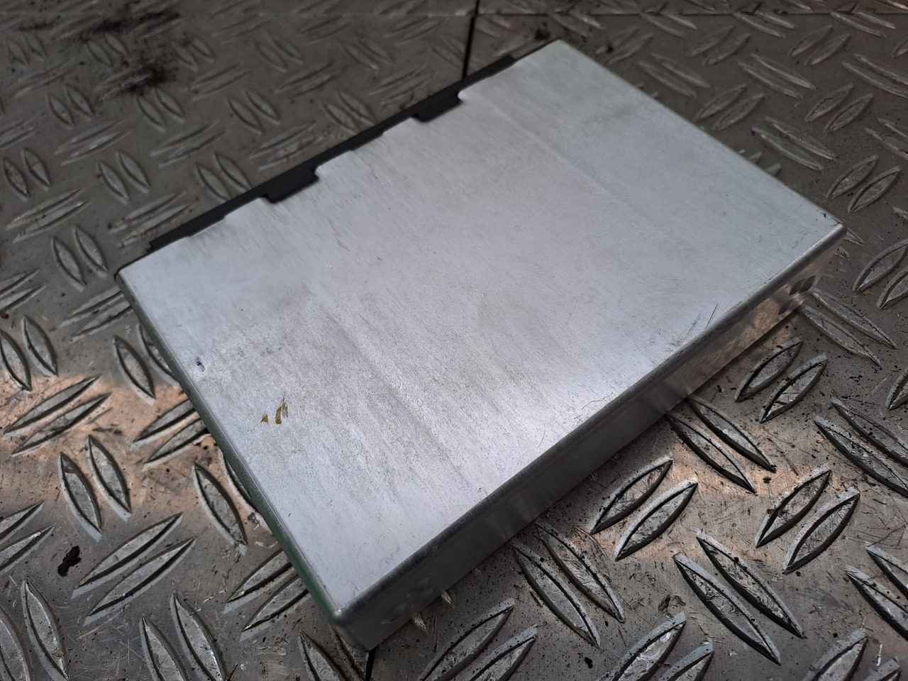 Gebrauchtes MAN TGX 26.440 Steuergerät Fahrzeugführungs - Rechner, Artikel - Nr. : 81.25805 - 7088 - Styreenhet for Lastebil: bilde 4 Gebrauchtes MAN TGX 26.440 Steuergerät Fahrzeugführungs - Rechner, Artikel - Nr. : 81.25805 - 7088 - Styreenhet for Lastebil: bilde 4