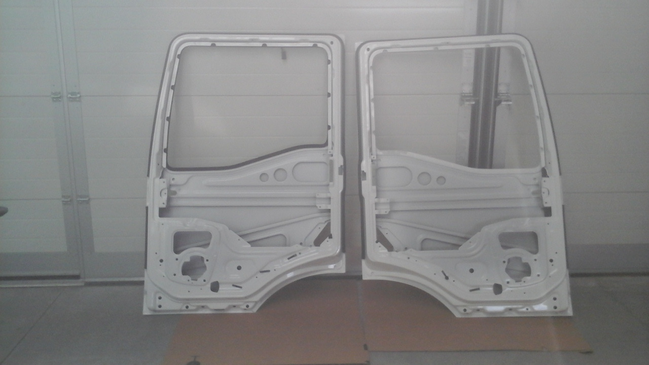 Neuwertige Türen, links und rechts, MAN TGM / TG3 15.290 Rohtüre, Artikel - Nr: 81.62600 - 4143 / 44 - Dør og deler for Lastebil: bilde 4 Neuwertige Türen, links und rechts, MAN TGM / TG3 15.290 Rohtüre, Artikel - Nr: 81.62600 - 4143 / 44 - Dør og deler for Lastebil: bilde 4