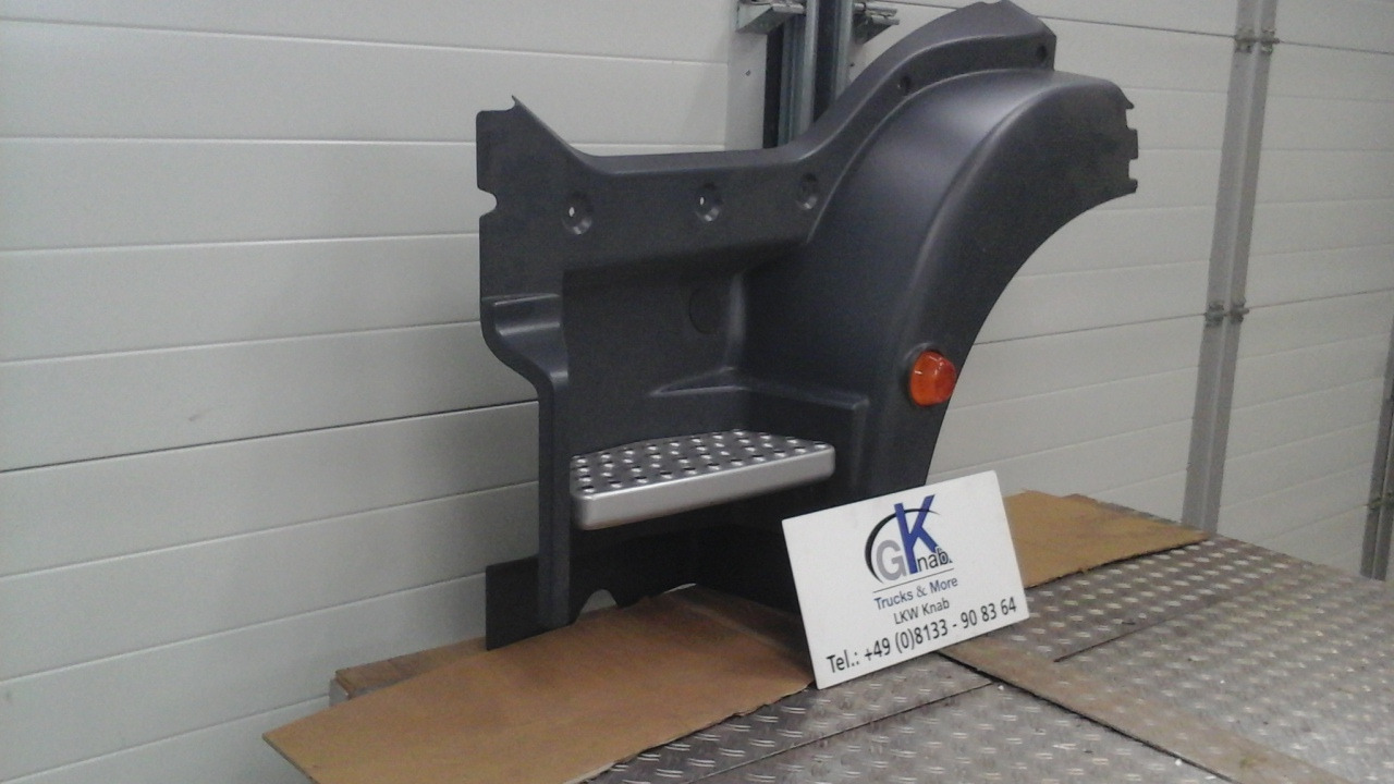 Neuwertiger MAN TGM / TG3 Einstiegkotflügel kurz, komplett, links Artikel - Nr.: 81.61520 - 0209 - Girkasse for Lastebil: bilde 4 Neuwertiger MAN TGM / TG3 Einstiegkotflügel kurz, komplett, links Artikel - Nr.: 81.61520 - 0209 - Girkasse for Lastebil: bilde 4