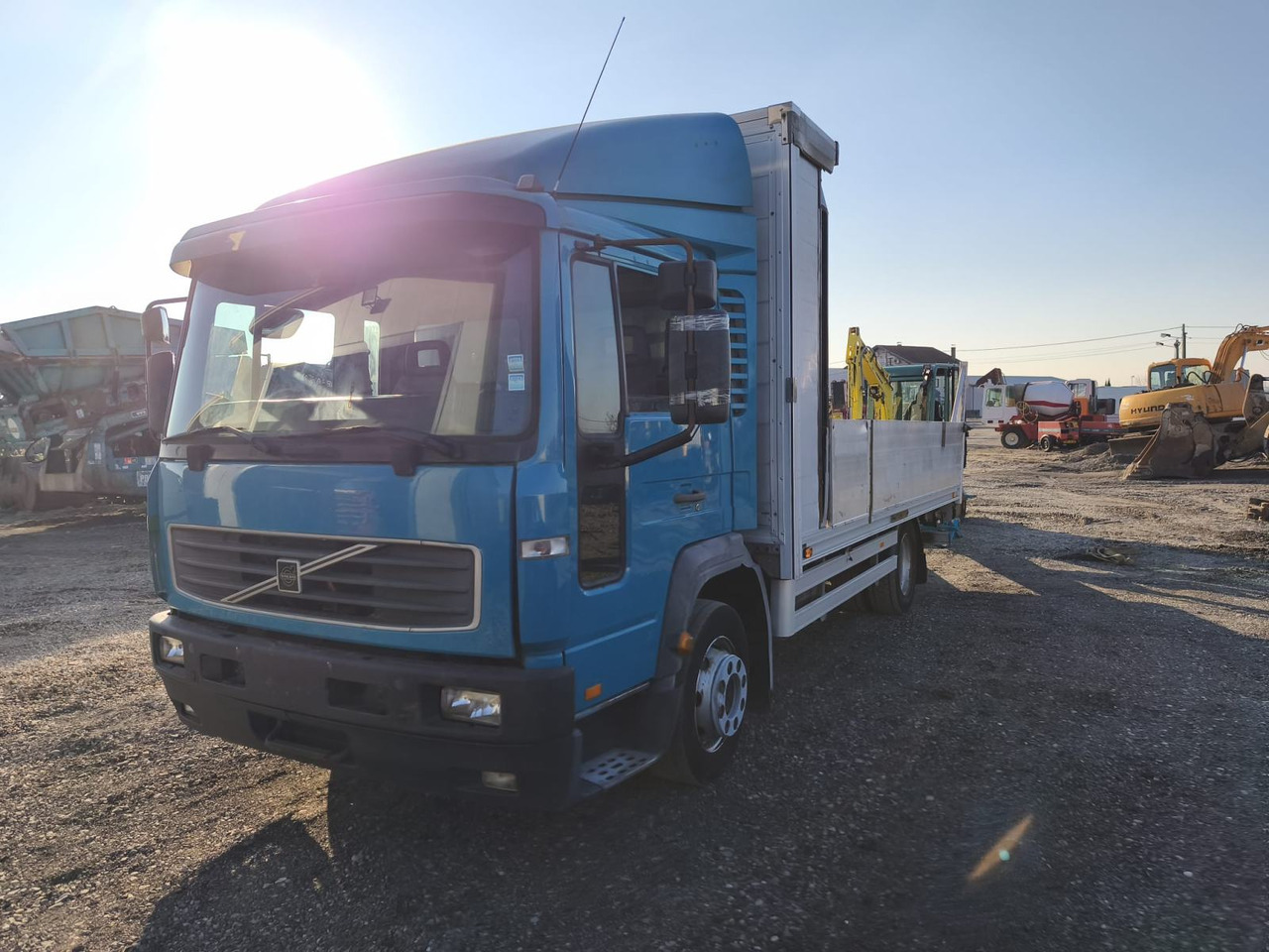 VOLVO FL 12 250, 2004 god. - Transporter lastebil: bilde 4 VOLVO FL 12 250, 2004 god. - Transporter lastebil: bilde 4