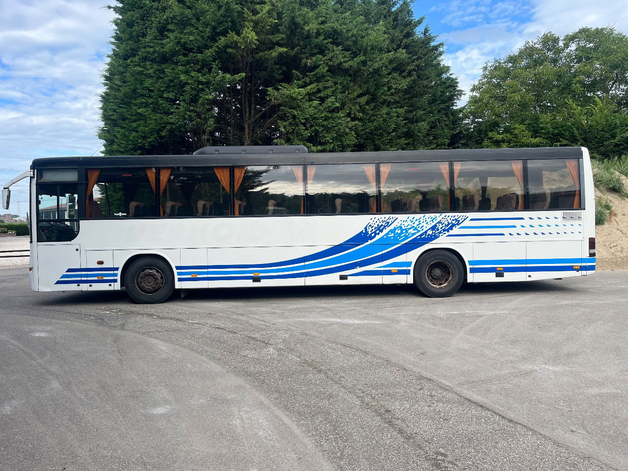 Van Hool 915 SC2 - Turistbuss: bilde 2 Van Hool 915 SC2 - Turistbuss: bilde 2