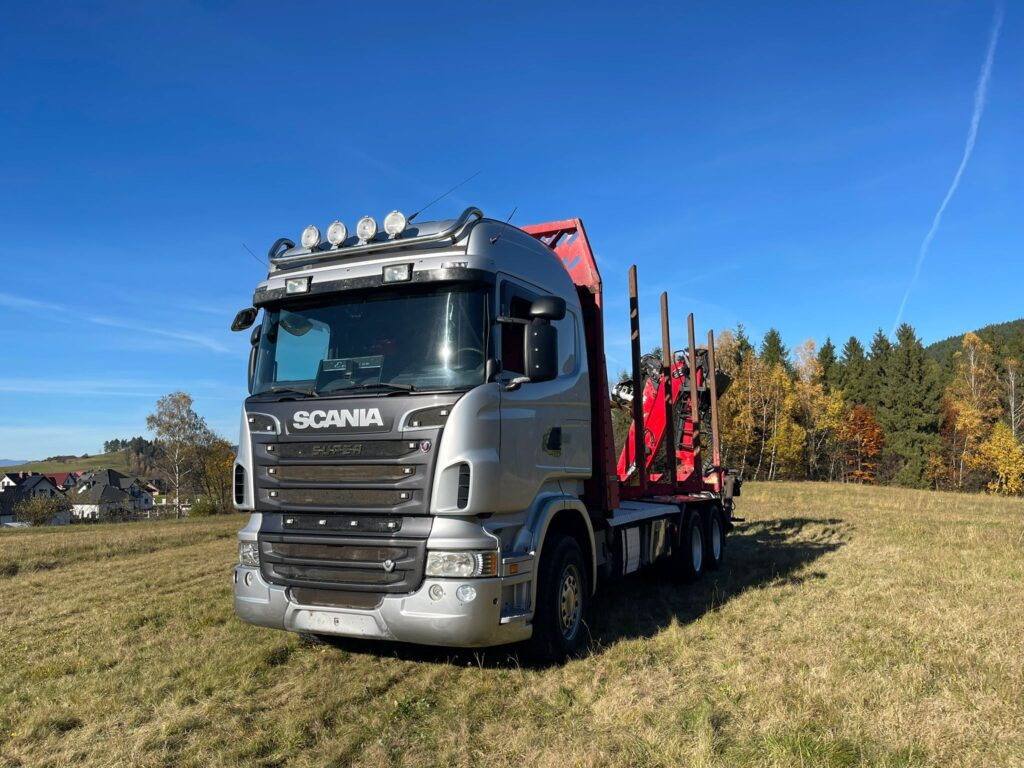 SCANIA R560 - Tømmerbil, Kranbil: bilde 4 SCANIA R560 - Tømmerbil, Kranbil: bilde 4
