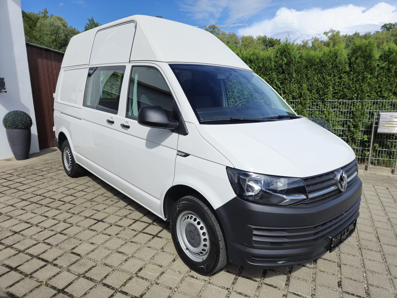 Volkswagen T6 Transporter Benzin Hochdach LR Standheizung - Små varebil: bilde 2 Volkswagen T6 Transporter Benzin Hochdach LR Standheizung - Små varebil: bilde 2