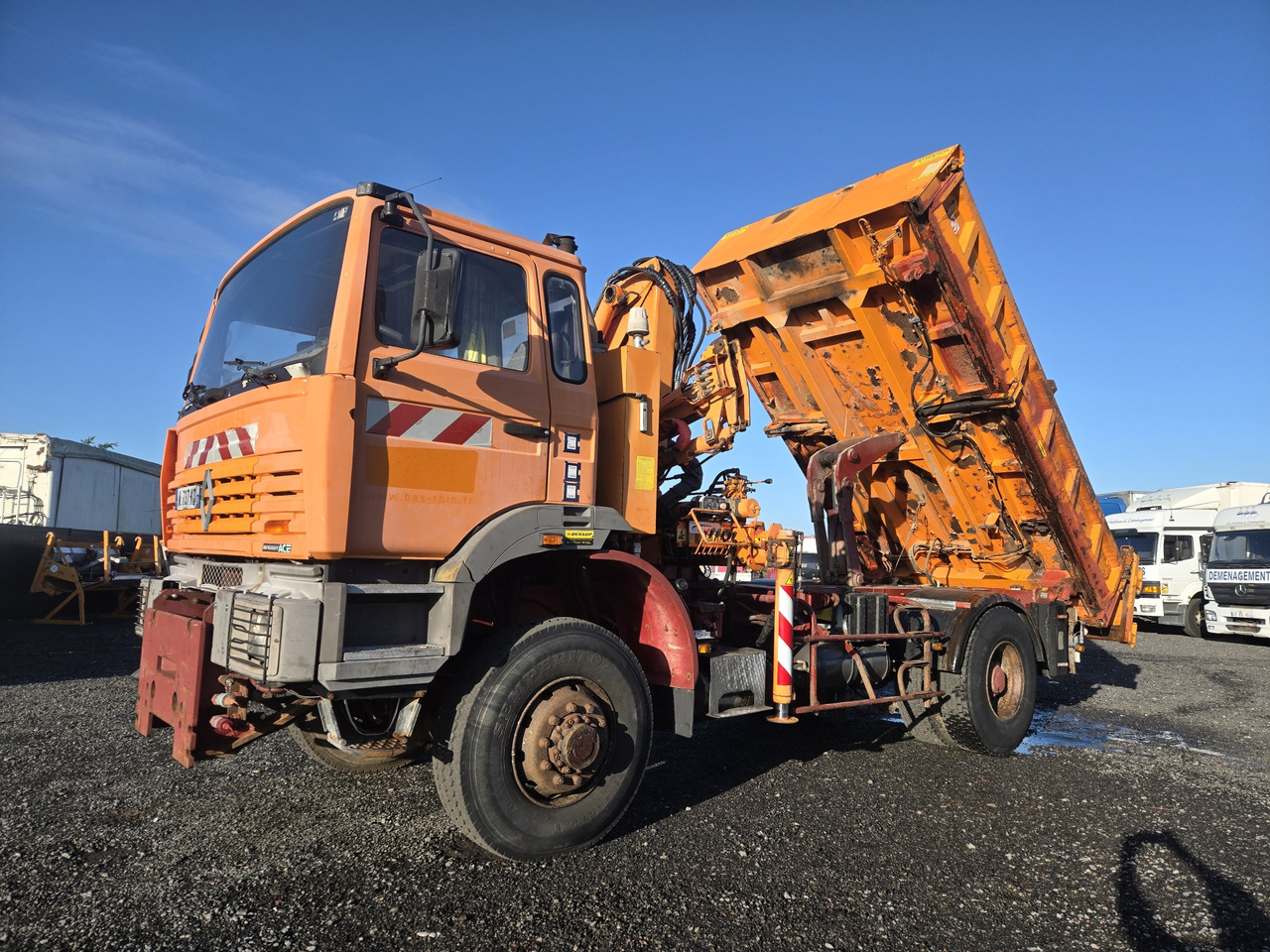 Renault G300 / 4x4 - Tippbil, Kranbil: bilde 1 Renault G300 / 4x4 - Tippbil, Kranbil: bilde 1