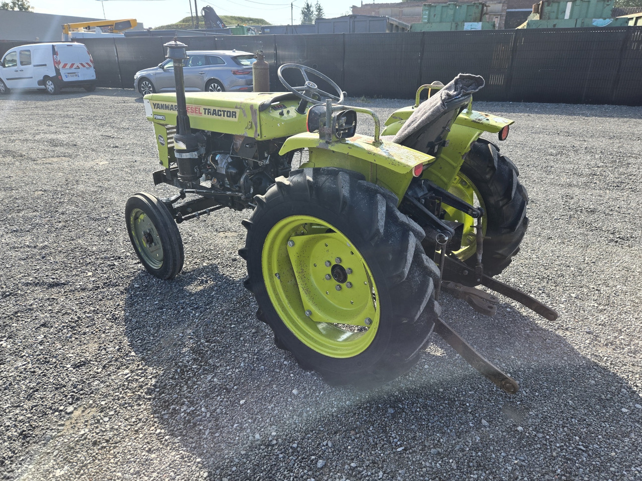 Yanmar YM240 - Minitraktor: bilde 4 Yanmar YM240 - Minitraktor: bilde 4