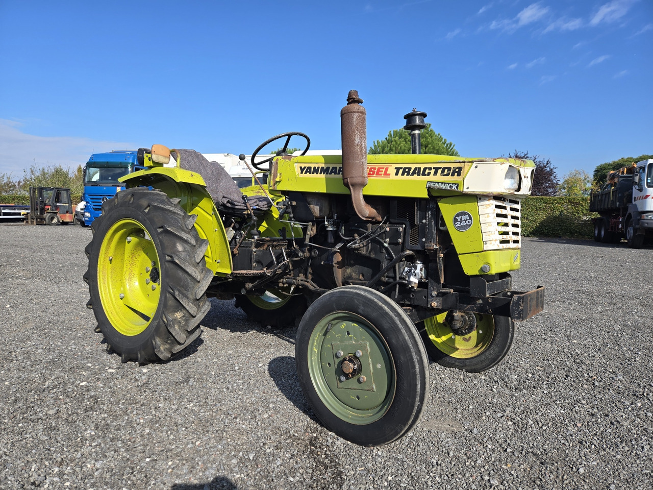 Yanmar YM240 - Minitraktor: bilde 1 Yanmar YM240 - Minitraktor: bilde 1