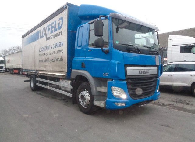 DAF CF 18.290, Euro 6, deut. Auto, Mit Bett - Kapellbil: bilde 1 DAF CF 18.290, Euro 6, deut. Auto, Mit Bett - Kapellbil: bilde 1