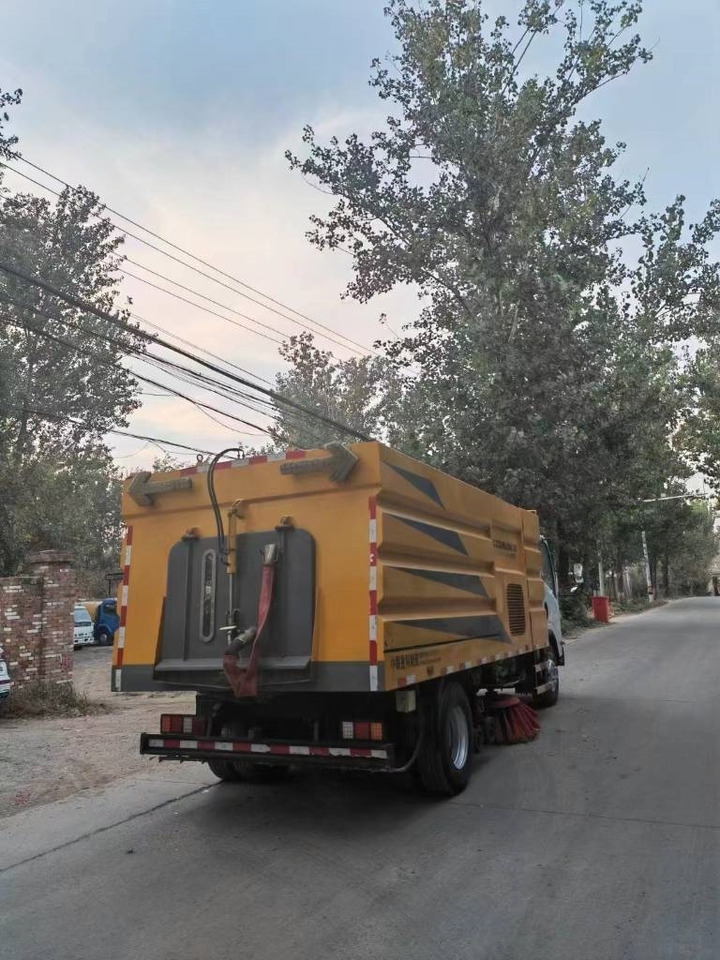 Isuzu ELF - Feiebil: bilde 3 Isuzu ELF - Feiebil: bilde 3