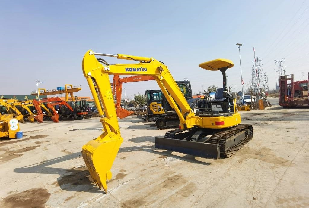 Komatsu PC 40 MR - Minigraver: bilde 1 Komatsu PC 40 MR - Minigraver: bilde 1