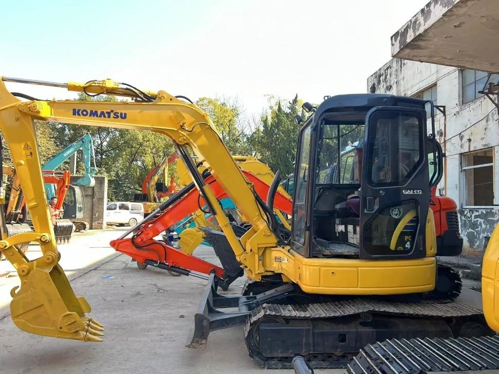 Komatsu PC 40 MR - Minigraver: bilde 1 Komatsu PC 40 MR - Minigraver: bilde 1