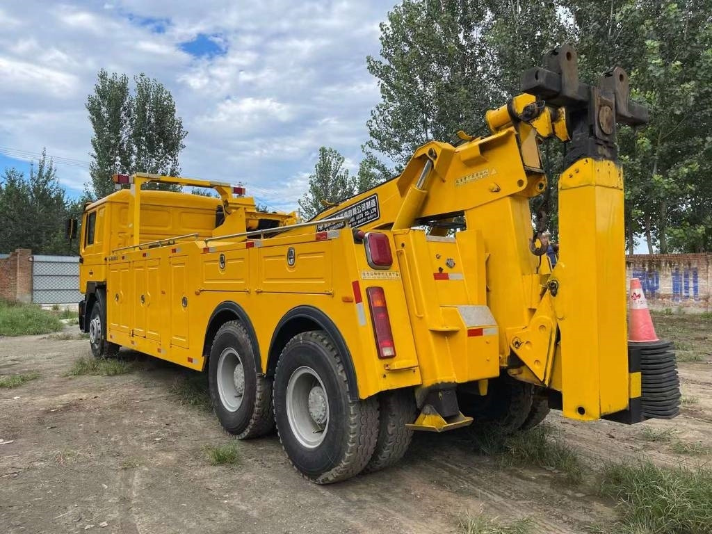 Shacman F2000 tow truck - Bergingsbil: bilde 4 Shacman F2000 tow truck - Bergingsbil: bilde 4