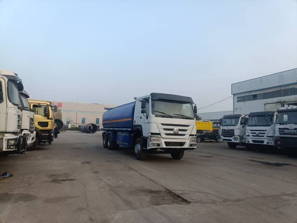 Howo 371 6x4 - Tankbil: bilde 1 Howo 371 6x4 - Tankbil: bilde 1