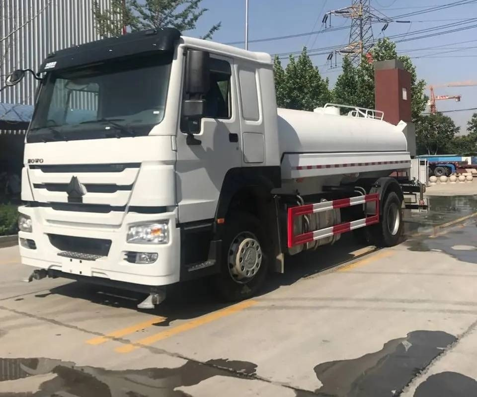 Howo 375 4x2 - Tankbil: bilde 1 Howo 375 4x2 - Tankbil: bilde 1