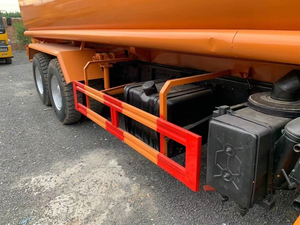 Shacman F3000 6x4 - Tankbil: bilde 2 Shacman F3000 6x4 - Tankbil: bilde 2