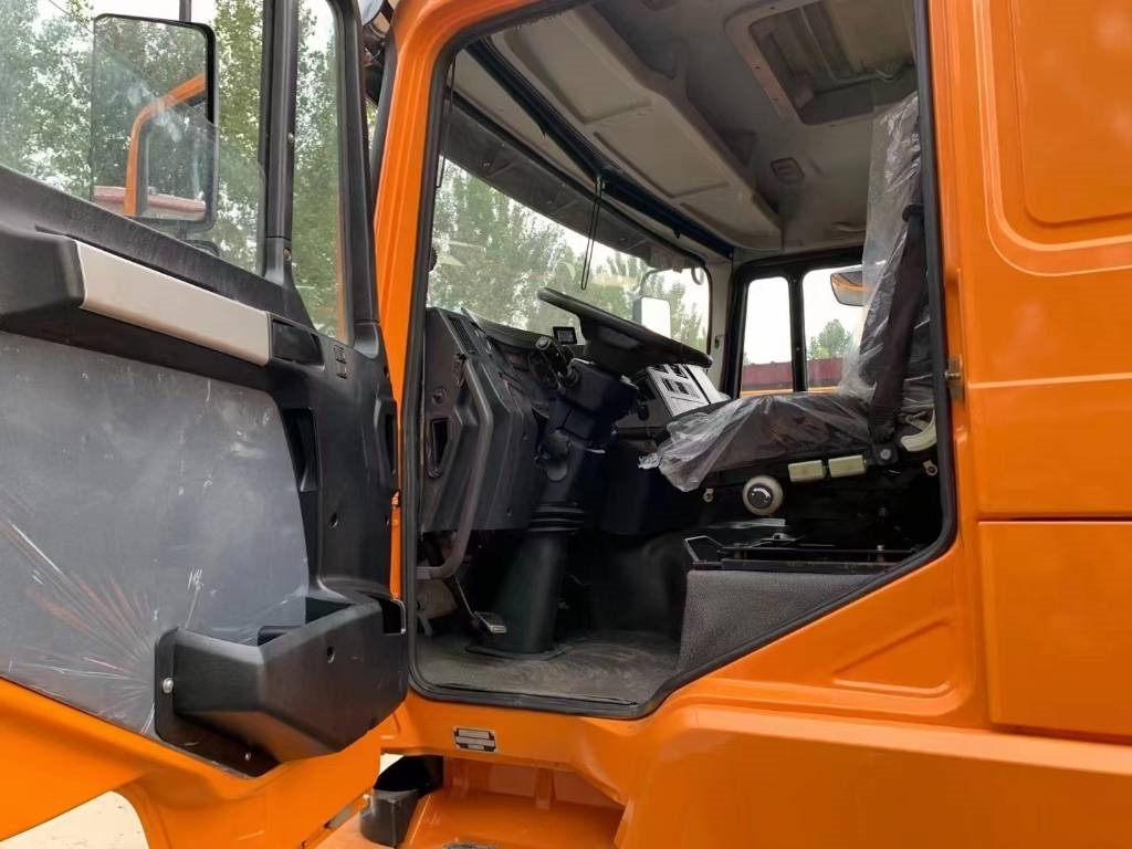 Shacman F3000 6x4 - Tankbil: bilde 4 Shacman F3000 6x4 - Tankbil: bilde 4