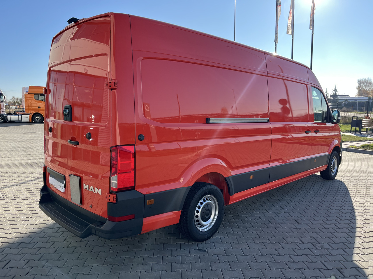 MAN TGE 3.140 4X2F SB - Kassebil: bilde 4 MAN TGE 3.140 4X2F SB - Kassebil: bilde 4