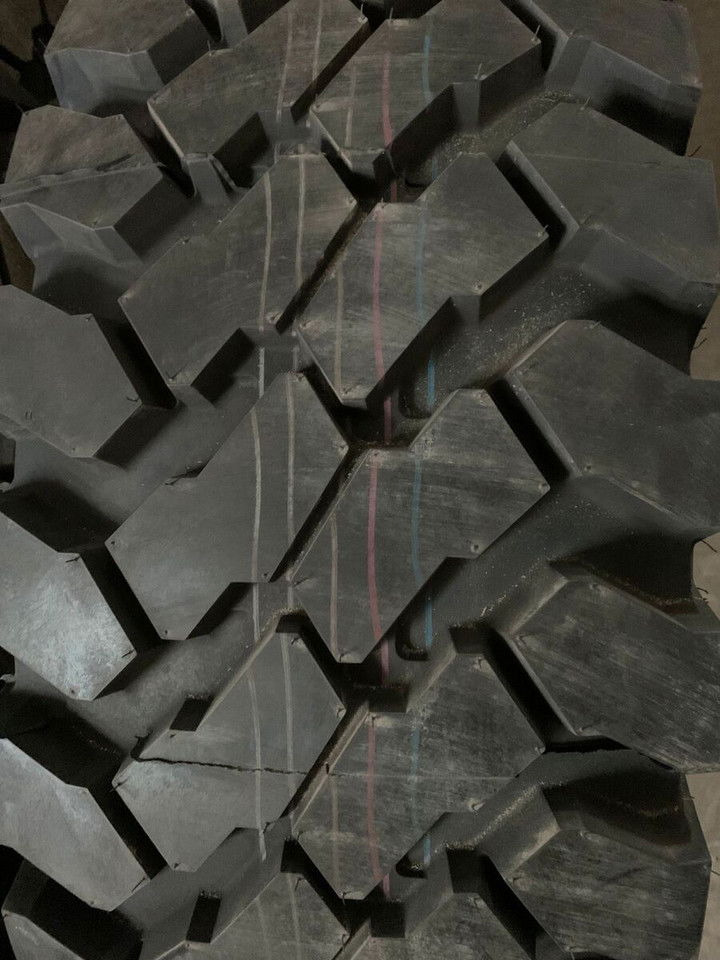 Continental 14.00r20 Continental HCS_10.00W20_10.00V-20_14x20 Continental - Dekk for Lastebil: bilde 2 Continental 14.00r20 Continental HCS_10.00W20_10.00V-20_14x20 Continental - Dekk for Lastebil: bilde 2