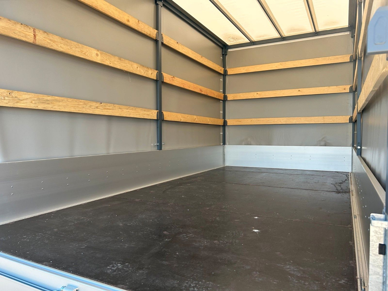 Fiat DUCATO XLWB MAXI Pritsche+Plane - Varebil med kapell: bilde 5 Fiat DUCATO XLWB MAXI Pritsche+Plane - Varebil med kapell: bilde 5