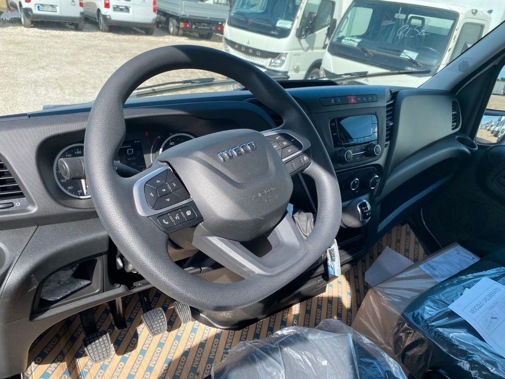 Iveco Daily Koffer mit LBW SOFORT Euro6E Iveco Daily Koffer mit LBW SOFORT Euro6E - Varebil med skap: bilde 4 Iveco Daily Koffer mit LBW SOFORT Euro6E Iveco Daily Koffer mit LBW SOFORT Euro6E - Varebil med skap: bilde 4