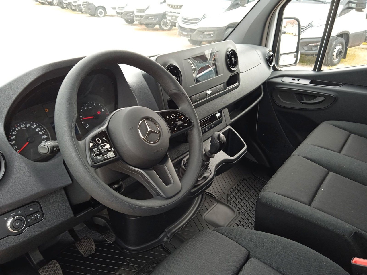 Mercedes-Benz 317 CDI Doka Pritsche - Varebil med plan, Varebil med dobbelt førerhus: bilde 3 Mercedes-Benz 317 CDI Doka Pritsche - Varebil med plan, Varebil med dobbelt førerhus: bilde 3