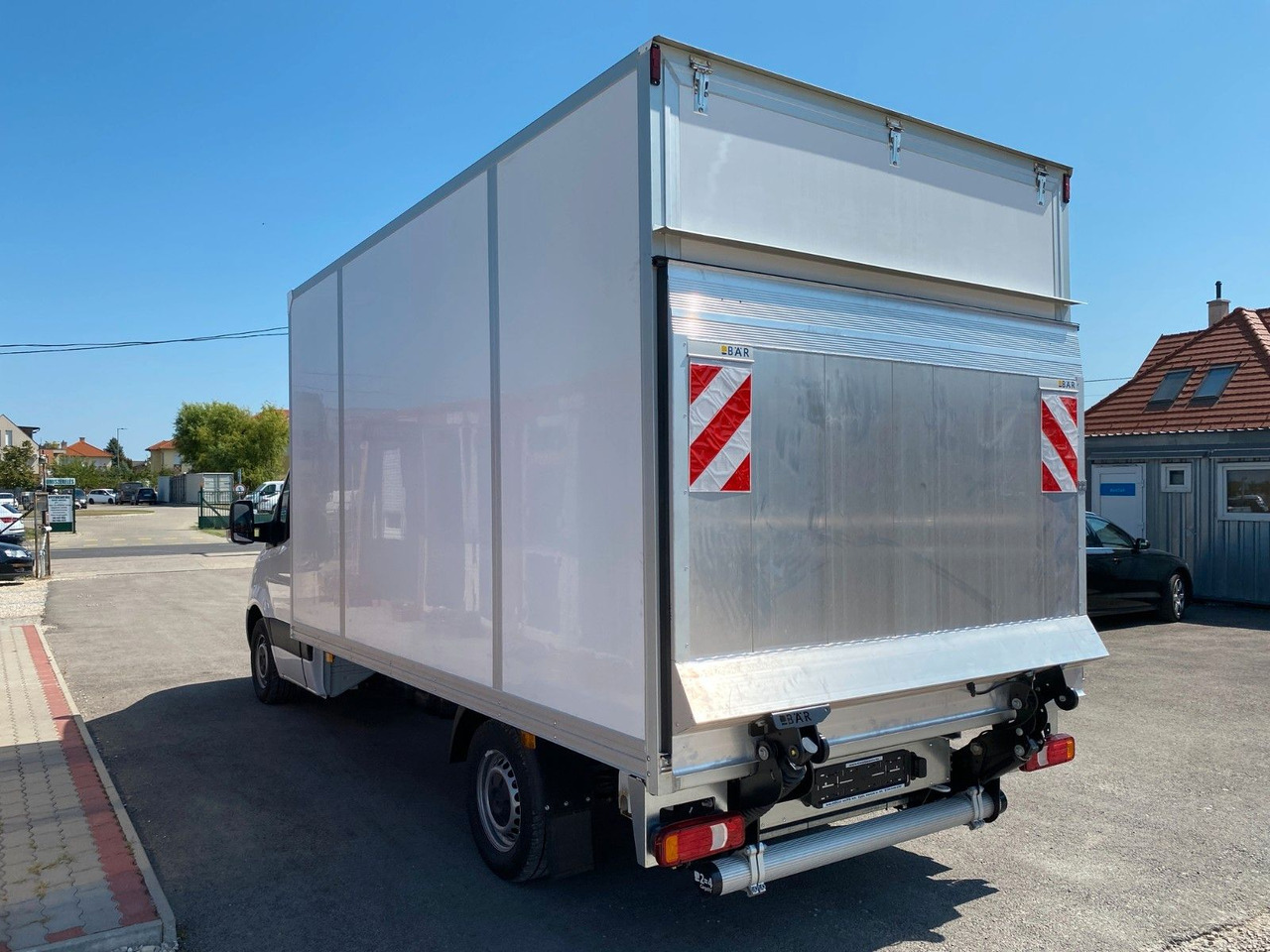 Mercedes-Benz Sprinter 317 Koffer+LBW - Varebil med skap: bilde 4 Mercedes-Benz Sprinter 317 Koffer+LBW - Varebil med skap: bilde 4