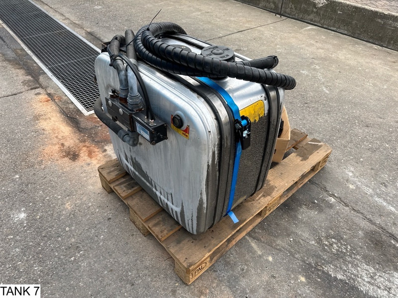 HYVA Tank, pump, hoses, control valve - Hydraulisk tank: bilde 3 HYVA Tank, pump, hoses, control valve - Hydraulisk tank: bilde 3