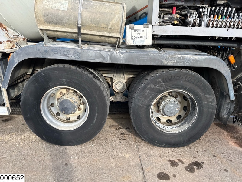 Renault Kerax 410 Dxi 8x4, Cifa, 9m3, Remote - Betongbil: bilde 3 Renault Kerax 410 Dxi 8x4, Cifa, 9m3, Remote - Betongbil: bilde 3