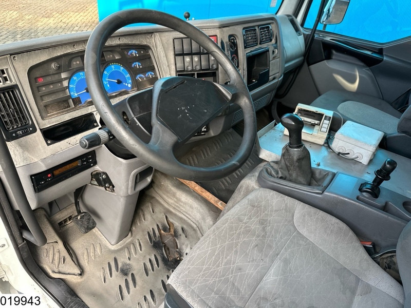 Renault Midlum 180 Euro 3, Manual, Fuel, 6180 Liters, 1 Comp - Tankbil: bilde 5 Renault Midlum 180 Euro 3, Manual, Fuel, 6180 Liters, 1 Comp - Tankbil: bilde 5