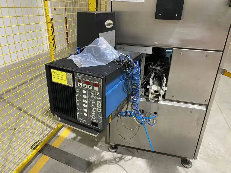 Used Capping Machine Tetra Pak Helicap 23 6000 bph - Pakkemaskin: bilde 1 Used Capping Machine Tetra Pak Helicap 23 6000 bph - Pakkemaskin: bilde 1