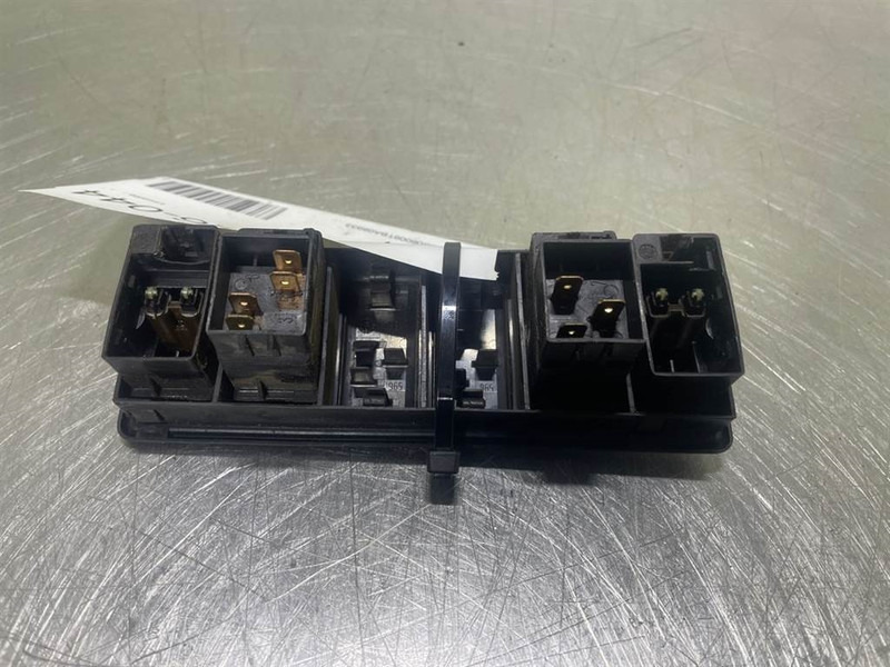 Ahlmann AZ6 - Switch/Schalter/Schakelaars - Elektrisk system for Bygg og anlegg: bilde 4 Ahlmann AZ6 - Switch/Schalter/Schakelaars - Elektrisk system for Bygg og anlegg: bilde 4