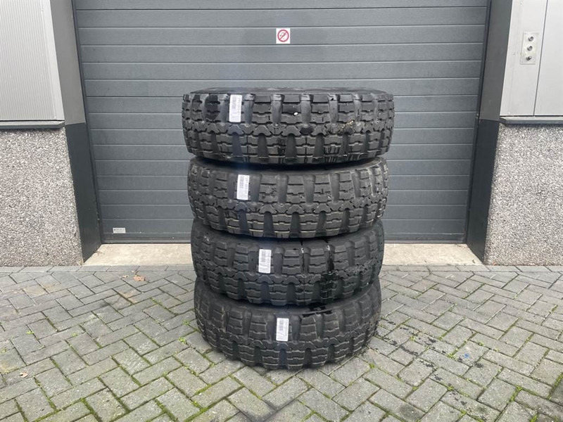 Atlas AR65-Continental 12.5R20-Tire/Reifen/Band - Dekk og felger for Bygg og anlegg: bilde 1 Atlas AR65-Continental 12.5R20-Tire/Reifen/Band - Dekk og felger for Bygg og anlegg: bilde 1
