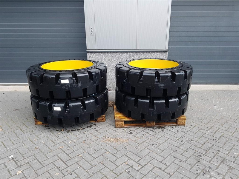 Cat 910/914 - 447-1131 - Tyre/Reifen/Band - Dekk og felger for Bygg og anlegg: bilde 1 Cat 910/914 - 447-1131 - Tyre/Reifen/Band - Dekk og felger for Bygg og anlegg: bilde 1
