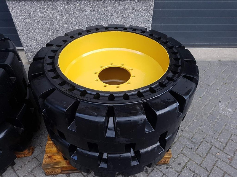Cat 910/914 - 447-1131 - Tyre/Reifen/Band - Dekk og felger for Bygg og anlegg: bilde 3 Cat 910/914 - 447-1131 - Tyre/Reifen/Band - Dekk og felger for Bygg og anlegg: bilde 3