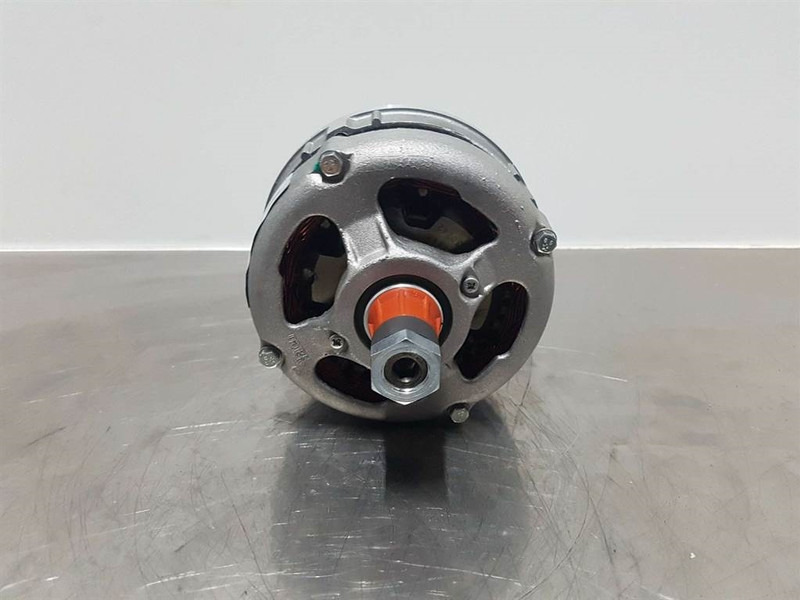 Deutz 1011-14V 60A-Alternator/Lichtmaschine/Dynamo - Motor for Bygg og anlegg: bilde 2 Deutz 1011-14V 60A-Alternator/Lichtmaschine/Dynamo - Motor for Bygg og anlegg: bilde 2