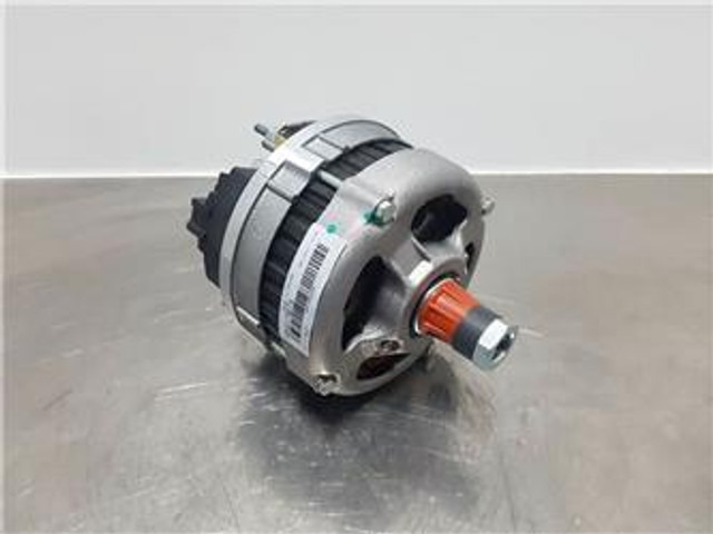 Deutz 1011-14V 60A-Alternator/Lichtmaschine/Dynamo - Motor for Bygg og anlegg: bilde 1 Deutz 1011-14V 60A-Alternator/Lichtmaschine/Dynamo - Motor for Bygg og anlegg: bilde 1