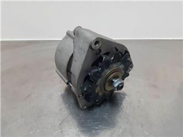 Deutz 28V 27A - Alternator/Lichtmaschine/Dynamo - Motor for Bygg og anlegg: bilde 1 Deutz 28V 27A - Alternator/Lichtmaschine/Dynamo - Motor for Bygg og anlegg: bilde 1