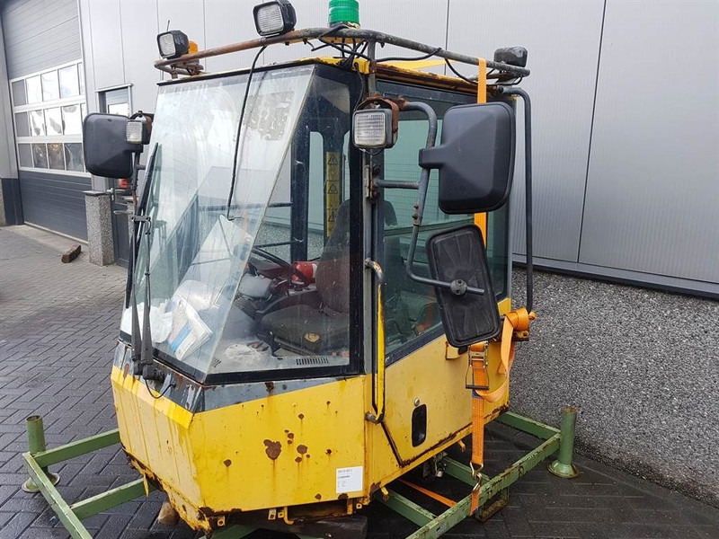 Komatsu WA 320 - 5H - Cabin/Kabine/Cabine - Førerhus og interiør for Bygg og anlegg: bilde 1 Komatsu WA 320 - 5H - Cabin/Kabine/Cabine - Førerhus og interiør for Bygg og anlegg: bilde 1
