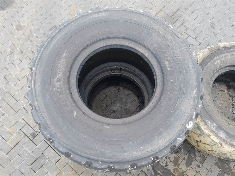 Michelin 600/65R25 - Tyre/Reifen/Band - Dekk og felger for Bygg og anlegg: bilde 2 Michelin 600/65R25 - Tyre/Reifen/Band - Dekk og felger for Bygg og anlegg: bilde 2