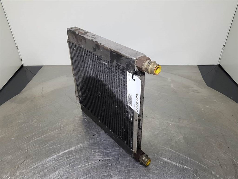 - Oil cooler/Ölkühler/Oliekoeler - Hydraulikk: bilde 2 - Oil cooler/Ölkühler/Oliekoeler - Hydraulikk: bilde 2