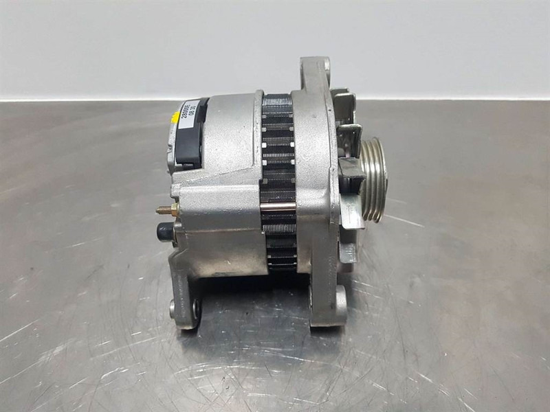 Terex Schaeff SKL833-14V 65A-Alternator/Lichtmaschine/Dynamo - Motor for Bygg og anlegg: bilde 3 Terex Schaeff SKL833-14V 65A-Alternator/Lichtmaschine/Dynamo - Motor for Bygg og anlegg: bilde 3