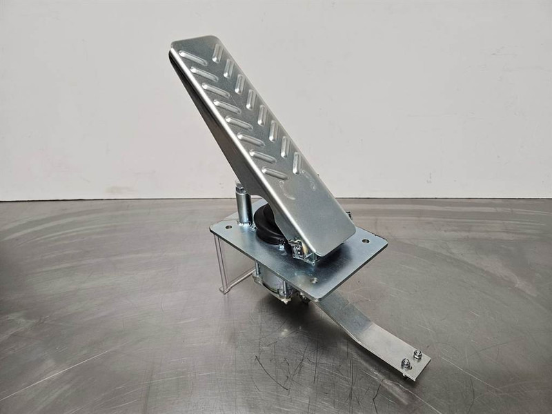 Terex TL/SKL/SKS-5692657905-Gas pedal - Førerhus og interiør for Bygg og anlegg: bilde 1 Terex TL/SKL/SKS-5692657905-Gas pedal - Førerhus og interiør for Bygg og anlegg: bilde 1