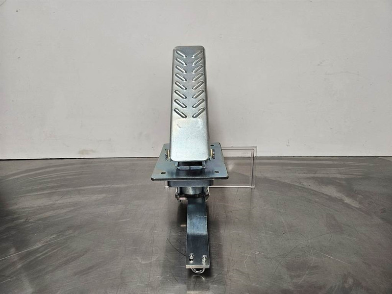 Terex TL/SKL/SKS-5692657905-Gas pedal - Førerhus og interiør for Bygg og anlegg: bilde 4 Terex TL/SKL/SKS-5692657905-Gas pedal - Førerhus og interiør for Bygg og anlegg: bilde 4